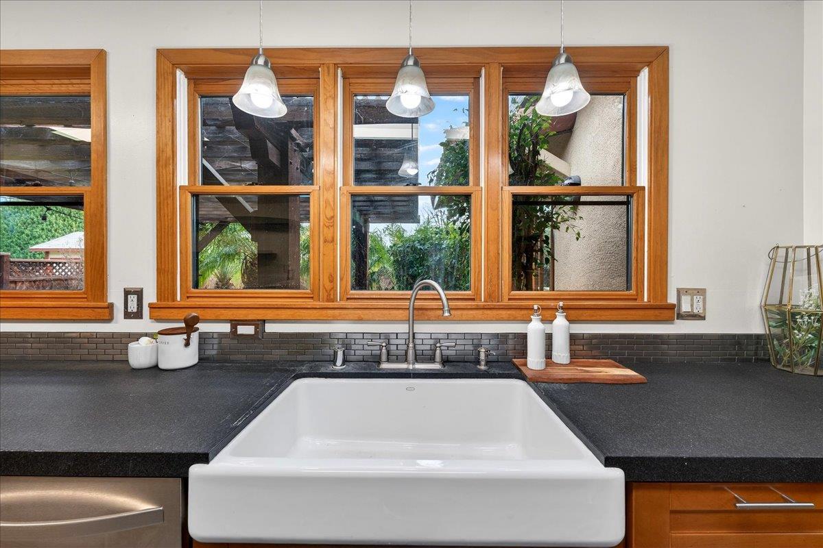 Detail Gallery Image 21 of 65 For 550 Halsey Ave, San Jose,  CA 95128 - 3 Beds | 2 Baths