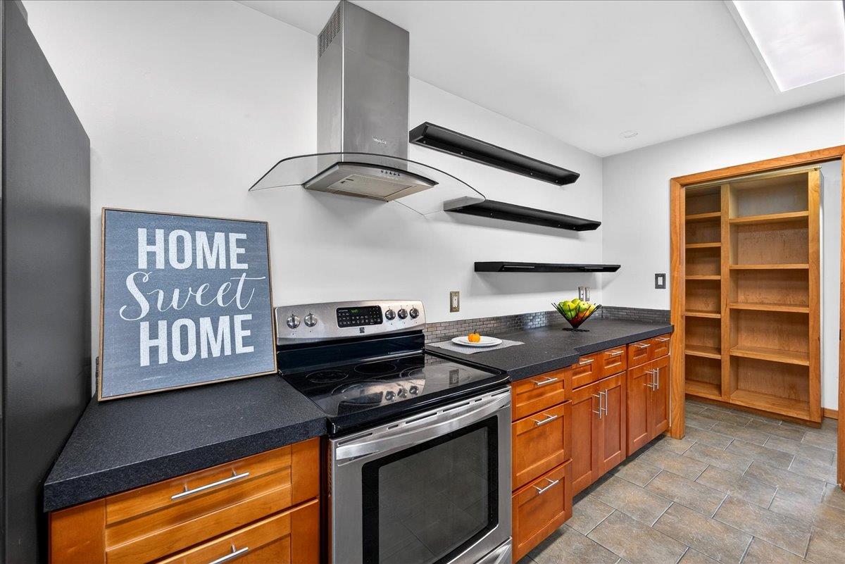 Detail Gallery Image 22 of 65 For 550 Halsey Ave, San Jose,  CA 95128 - 3 Beds | 2 Baths