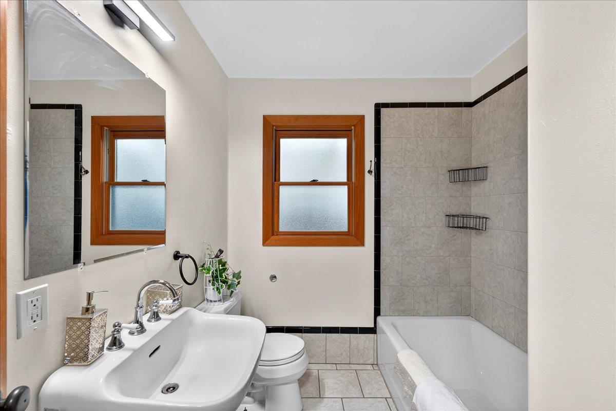 Detail Gallery Image 31 of 65 For 550 Halsey Ave, San Jose,  CA 95128 - 3 Beds | 2 Baths