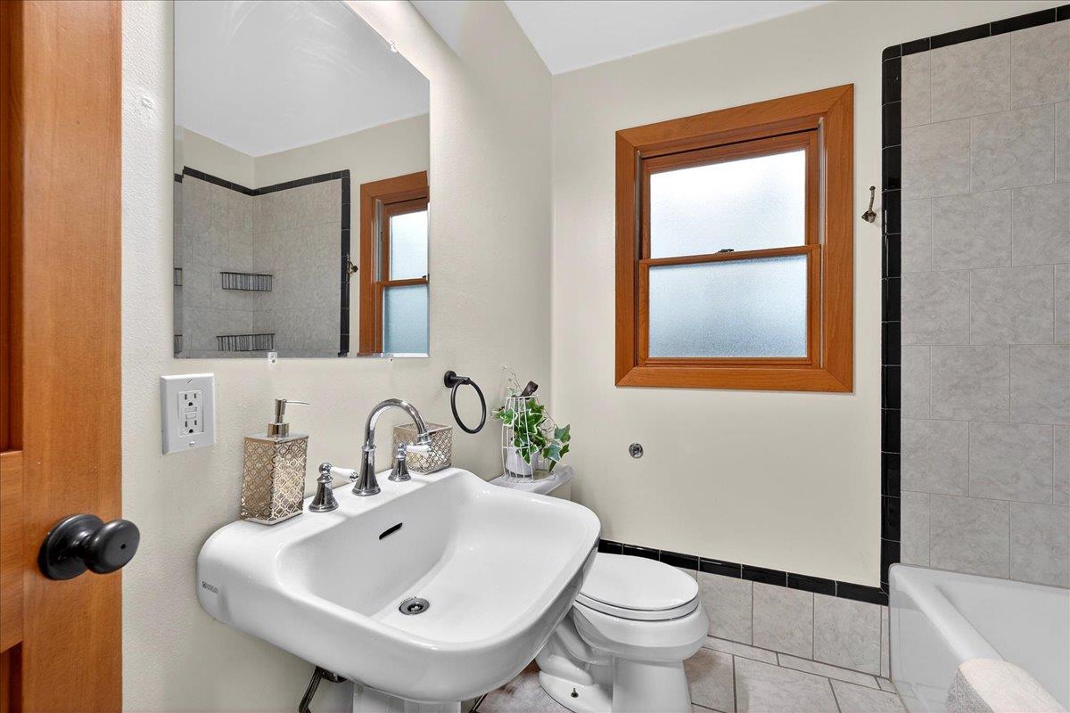 Detail Gallery Image 32 of 65 For 550 Halsey Ave, San Jose,  CA 95128 - 3 Beds | 2 Baths