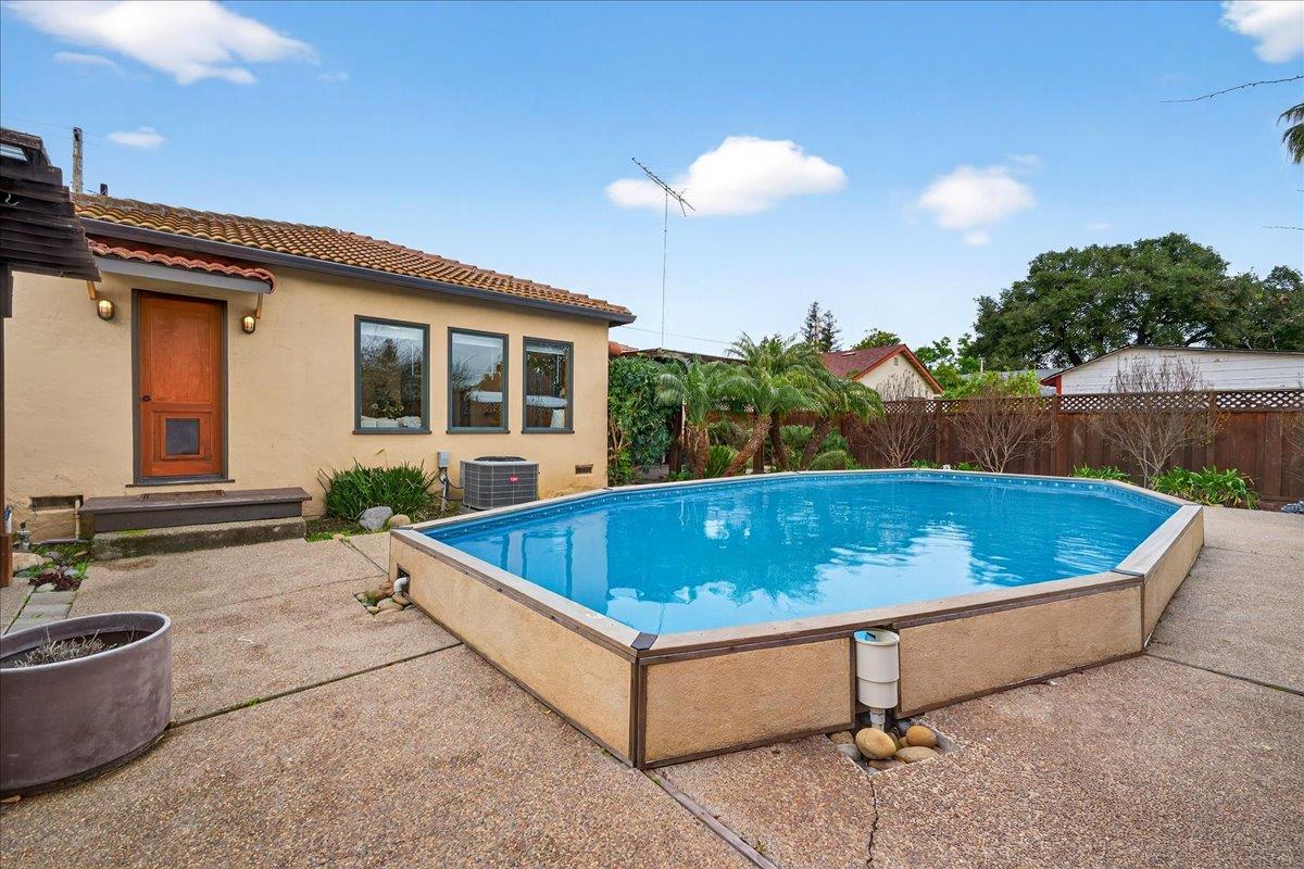 Detail Gallery Image 52 of 65 For 550 Halsey Ave, San Jose,  CA 95128 - 3 Beds | 2 Baths