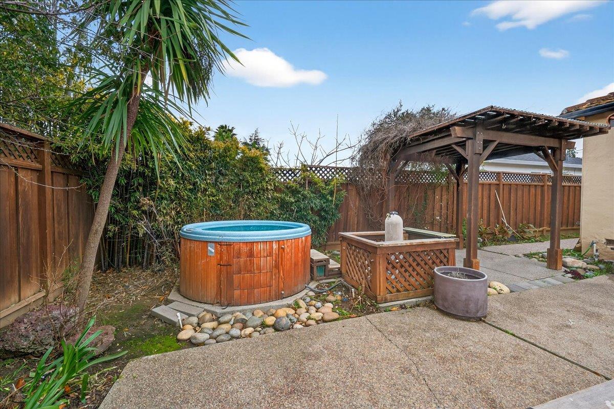 Detail Gallery Image 53 of 65 For 550 Halsey Ave, San Jose,  CA 95128 - 3 Beds | 2 Baths