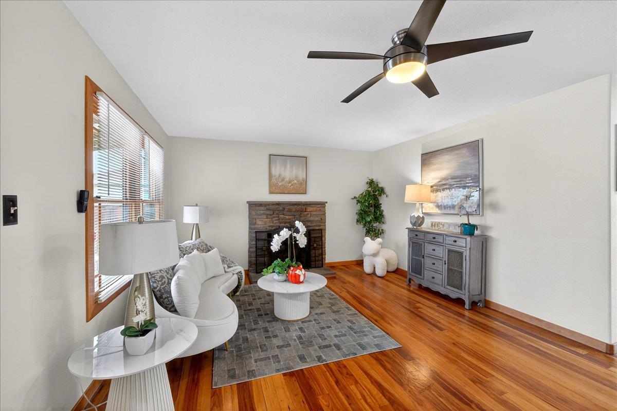 Detail Gallery Image 8 of 65 For 550 Halsey Ave, San Jose,  CA 95128 - 3 Beds | 2 Baths