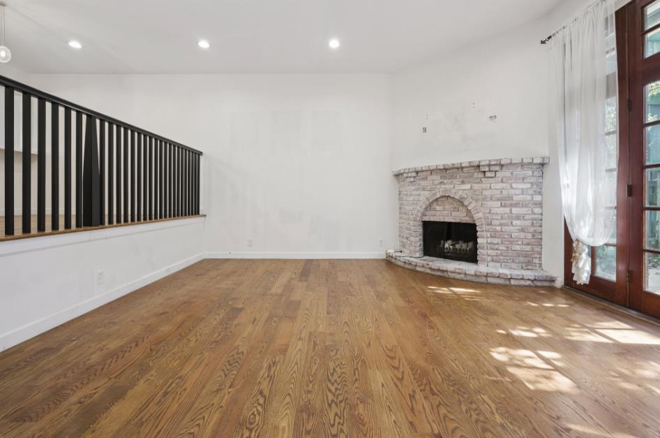 Detail Gallery Image 15 of 17 For 6509 Kester Ave #1,  Van Nuys,  CA 91411 - 3 Beds | 2/1 Baths