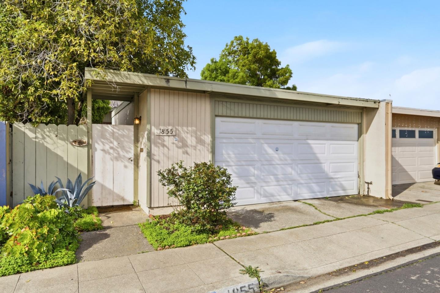 Detail Gallery Image 2 of 20 For 1855 Forest Ct, Milpitas,  CA 95035 - 3 Beds | 2 Baths