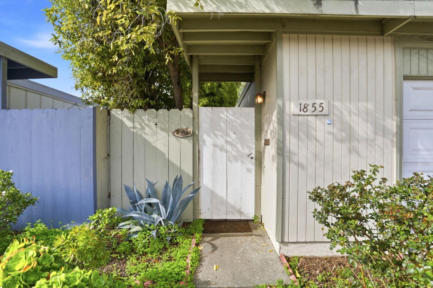 Detail Gallery Image 3 of 20 For 1855 Forest Ct, Milpitas,  CA 95035 - 3 Beds | 2 Baths