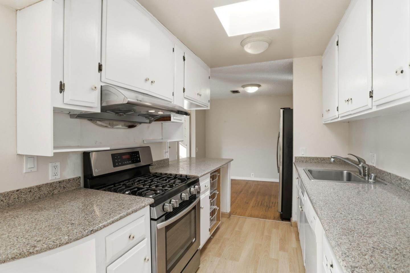 Detail Gallery Image 8 of 20 For 1855 Forest Ct, Milpitas,  CA 95035 - 3 Beds | 2 Baths