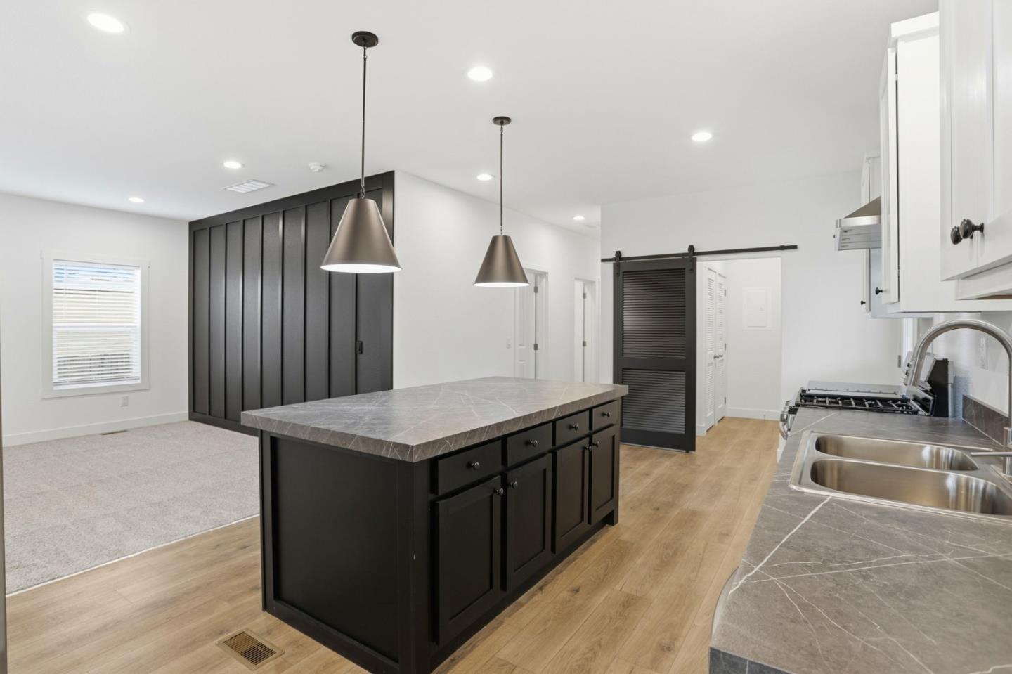 Detail Gallery Image 11 of 31 For 498 Summerland Dr #498,  San Jose,  CA 95134 - 3 Beds | 2 Baths