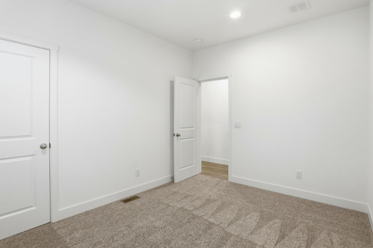 Detail Gallery Image 14 of 31 For 498 Summerland Dr #498,  San Jose,  CA 95134 - 3 Beds | 2 Baths