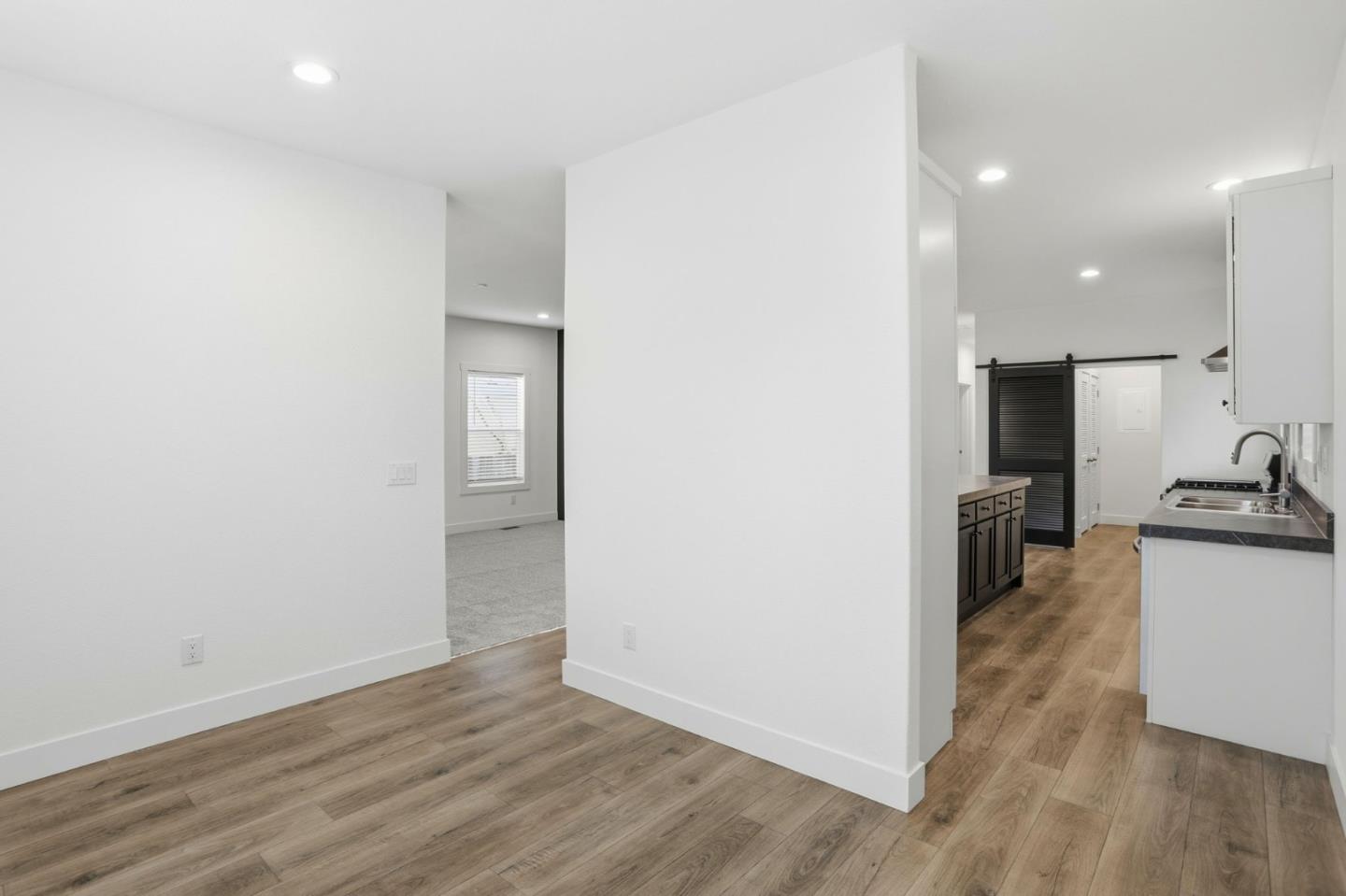 Detail Gallery Image 8 of 31 For 498 Summerland Dr #498,  San Jose,  CA 95134 - 3 Beds | 2 Baths