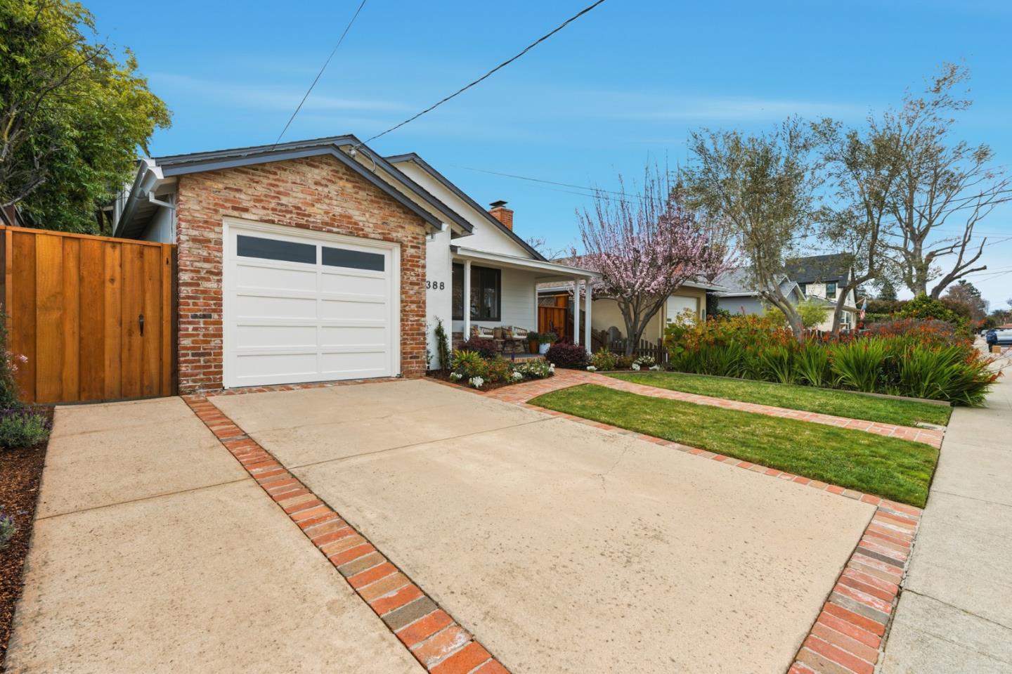 Detail Gallery Image 28 of 40 For 1388 Woodland Ave, San Carlos,  CA 94070 - 4 Beds | 2 Baths