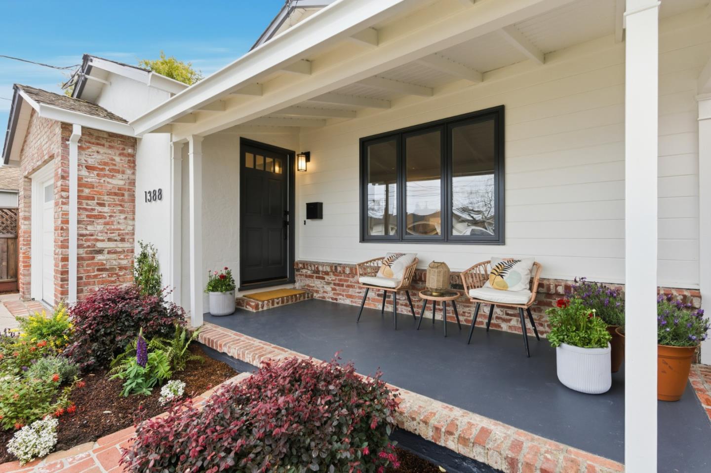 Detail Gallery Image 5 of 40 For 1388 Woodland Ave, San Carlos,  CA 94070 - 4 Beds | 2 Baths