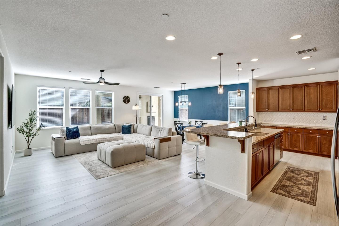 Detail Gallery Image 6 of 35 For 8301 Brookhaven Cir, Discovery Bay,  CA 94505 - 3 Beds | 2 Baths