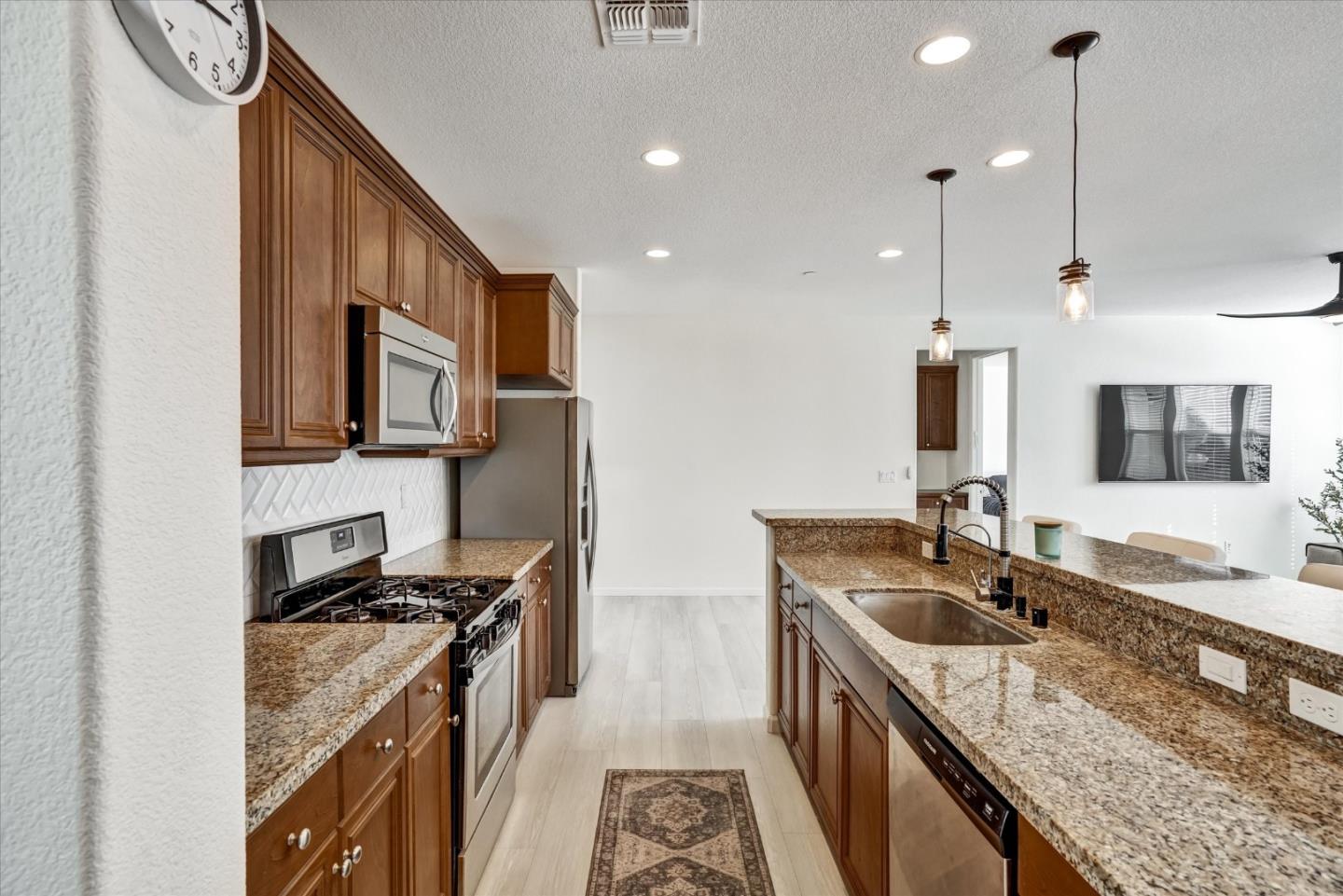 Detail Gallery Image 9 of 35 For 8301 Brookhaven Cir, Discovery Bay,  CA 94505 - 3 Beds | 2 Baths