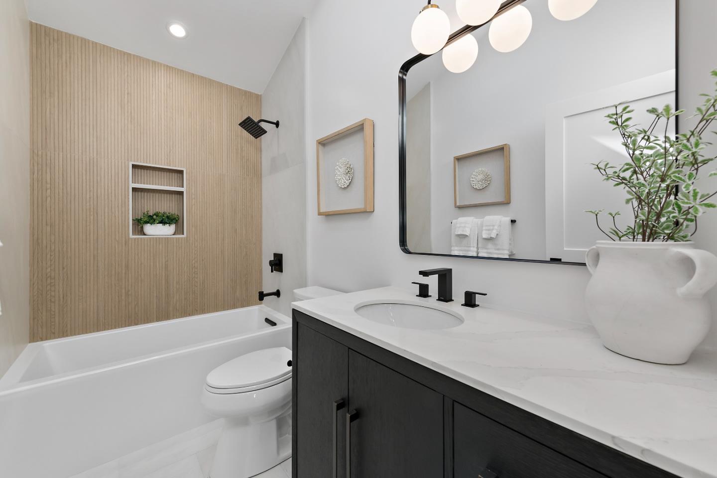 Detail Gallery Image 14 of 33 For 2090 Potomac Way, San Mateo,  CA 94403 - 3 Beds | 2 Baths