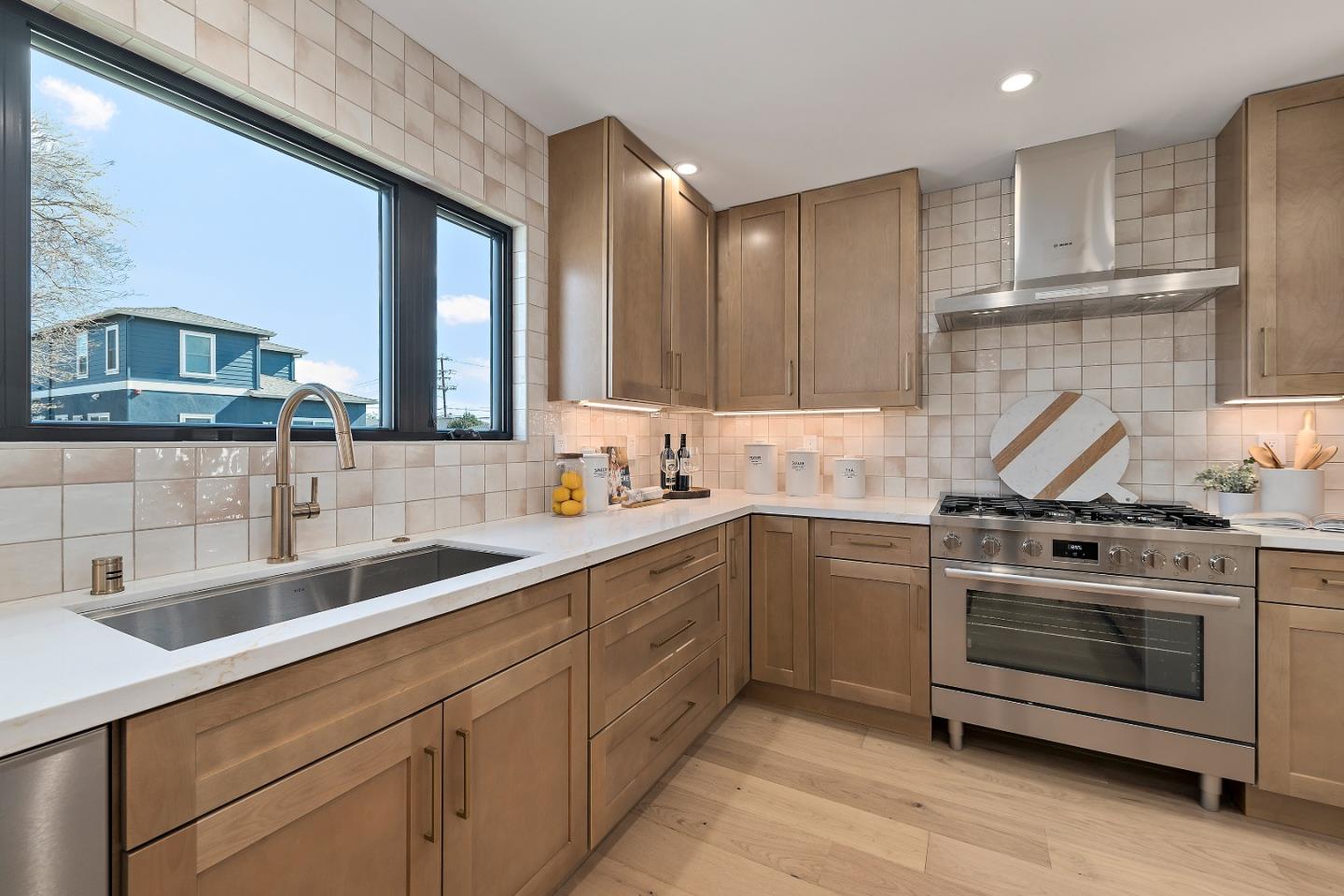 Detail Gallery Image 4 of 33 For 2090 Potomac Way, San Mateo,  CA 94403 - 3 Beds | 2 Baths