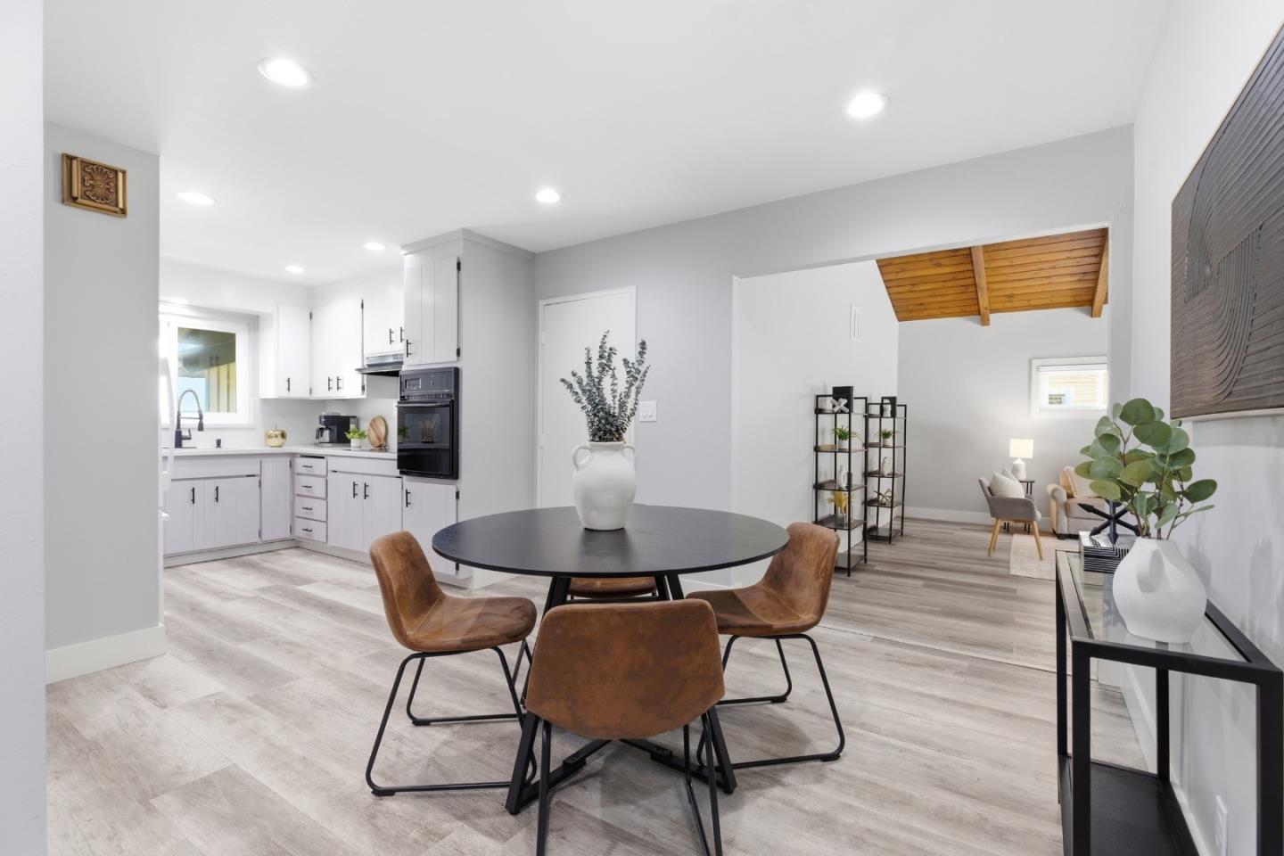 Detail Gallery Image 12 of 28 For 2898 Barkley Ave, Santa Clara,  CA 95051 - 3 Beds | 2 Baths