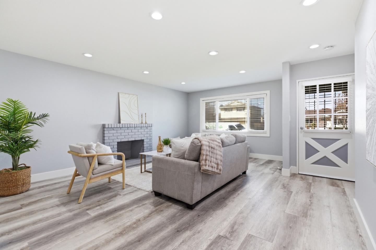 Detail Gallery Image 4 of 28 For 2898 Barkley Ave, Santa Clara,  CA 95051 - 3 Beds | 2 Baths