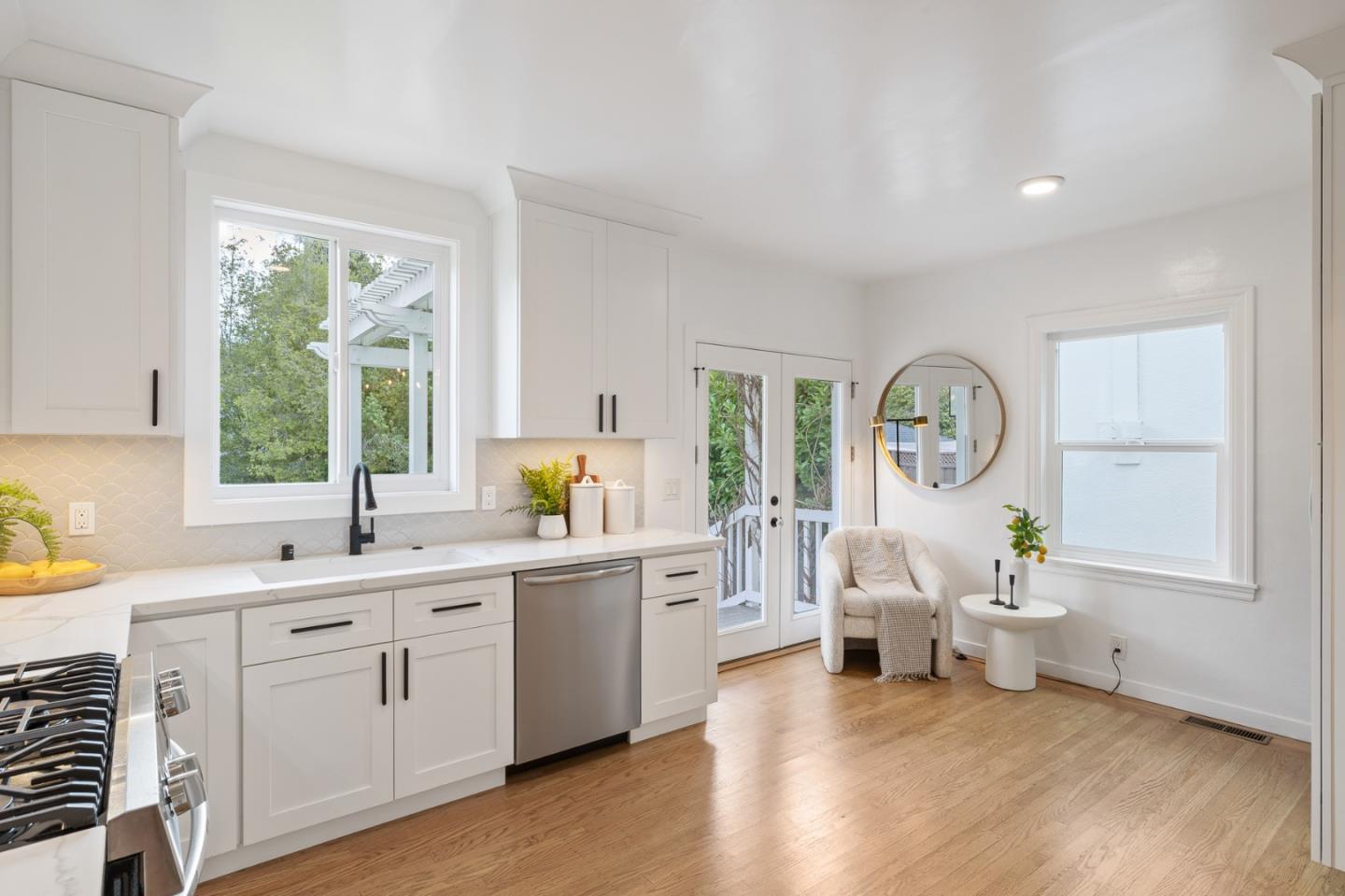 Detail Gallery Image 11 of 27 For 1555 Alma St, Palo Alto,  CA 94301 - 3 Beds | 2 Baths