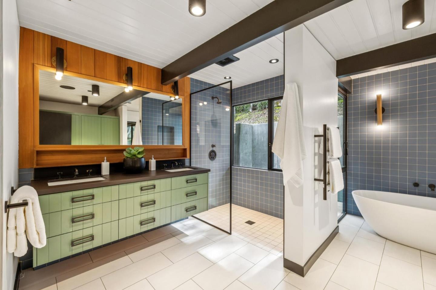 Detail Gallery Image 30 of 71 For 3136 Alexis Dr, Palo Alto,  CA 94304 - 5 Beds | 4 Baths