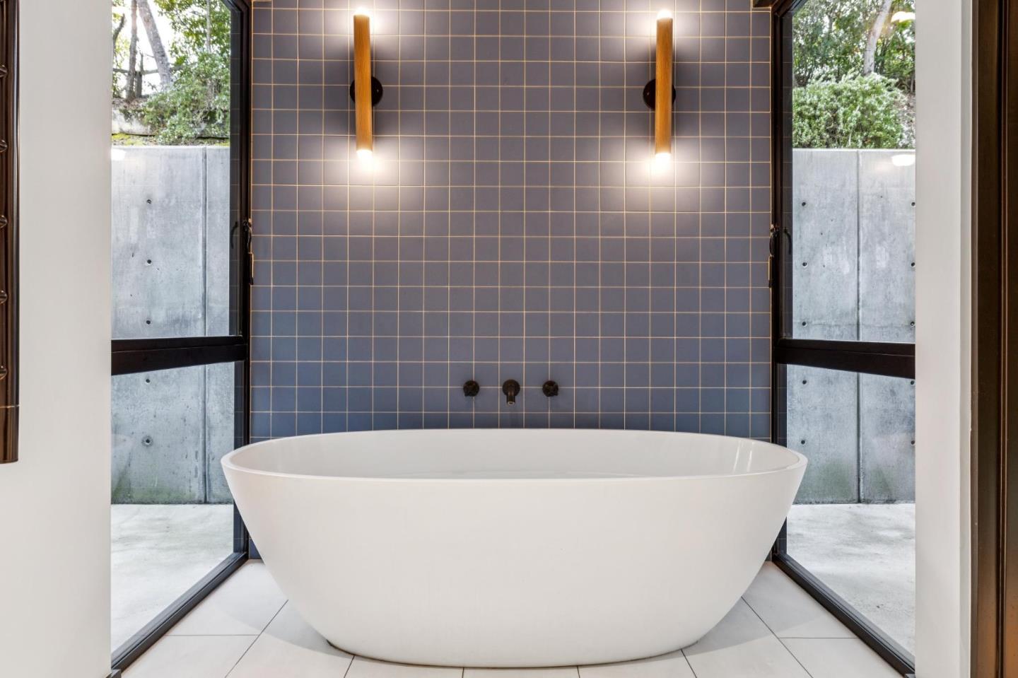 Detail Gallery Image 31 of 71 For 3136 Alexis Dr, Palo Alto,  CA 94304 - 5 Beds | 4 Baths