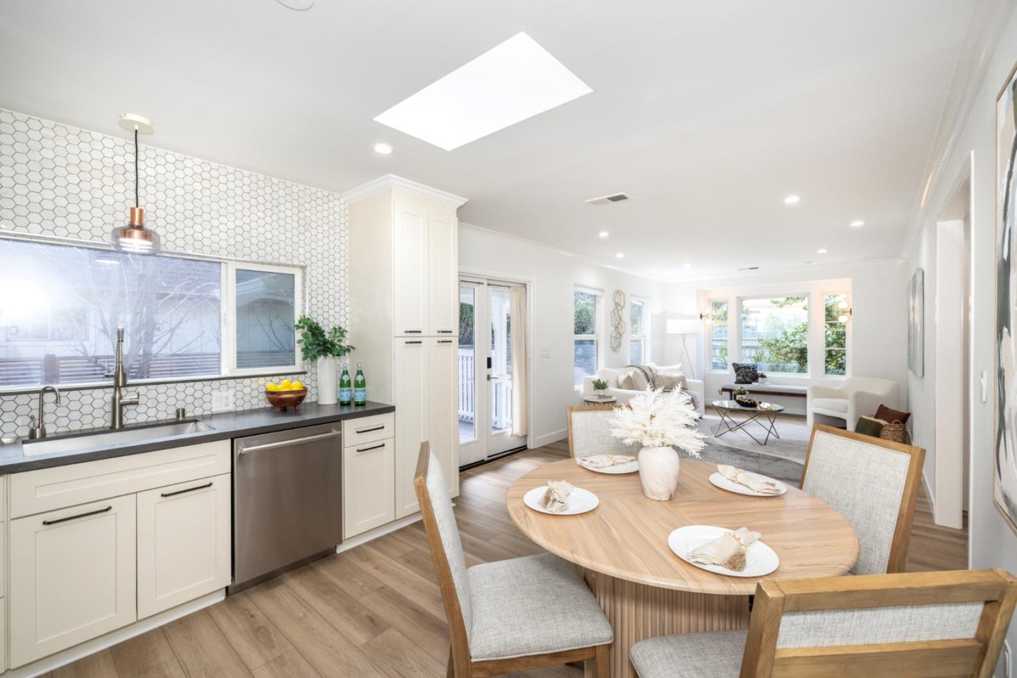 Detail Gallery Image 12 of 43 For 1111 Alma St, Palo Alto,  CA 94301 - 3 Beds | 2 Baths