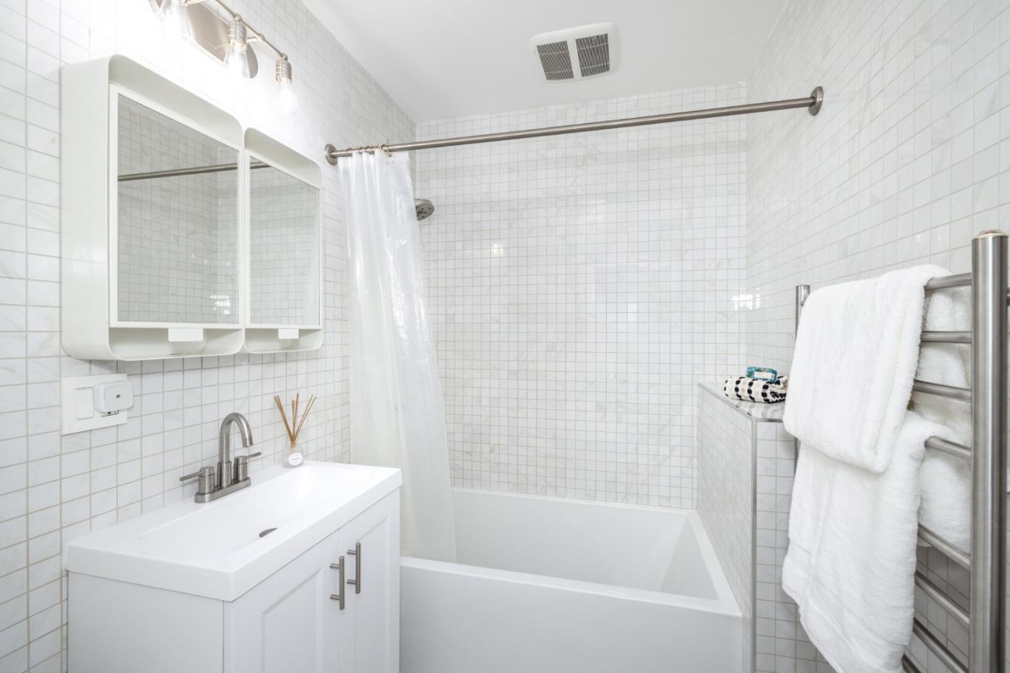 Detail Gallery Image 17 of 43 For 1111 Alma St, Palo Alto,  CA 94301 - 3 Beds | 2 Baths