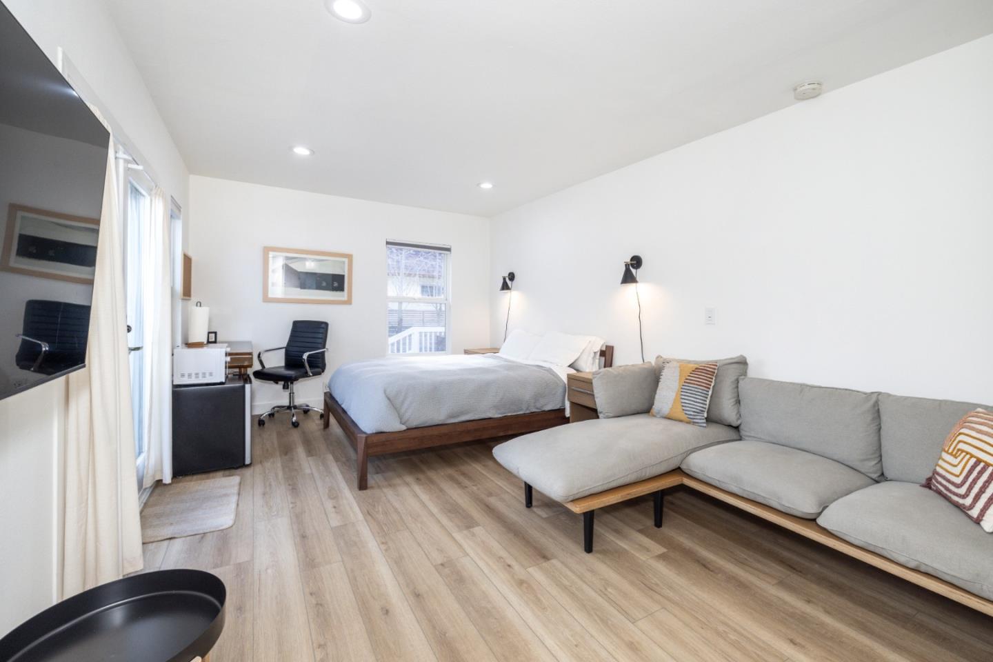 Detail Gallery Image 21 of 43 For 1111 Alma St, Palo Alto,  CA 94301 - 3 Beds | 2 Baths