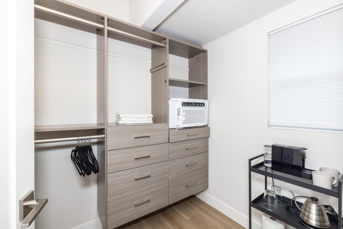 Detail Gallery Image 27 of 43 For 1111 Alma St, Palo Alto,  CA 94301 - 3 Beds | 2 Baths