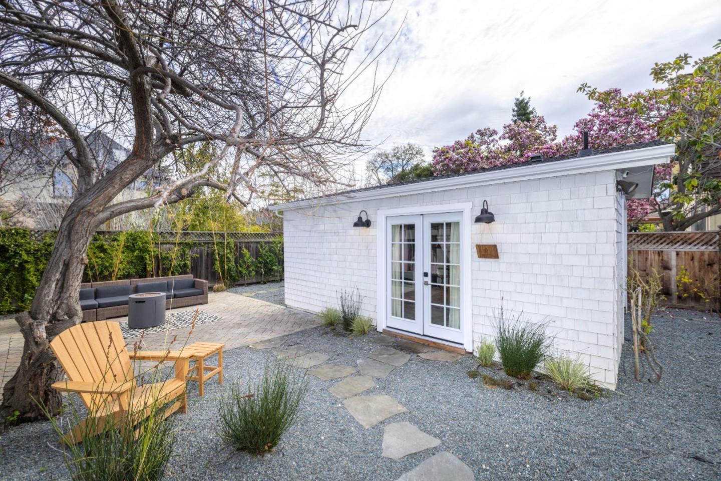 Detail Gallery Image 28 of 43 For 1111 Alma St, Palo Alto,  CA 94301 - 3 Beds | 2 Baths