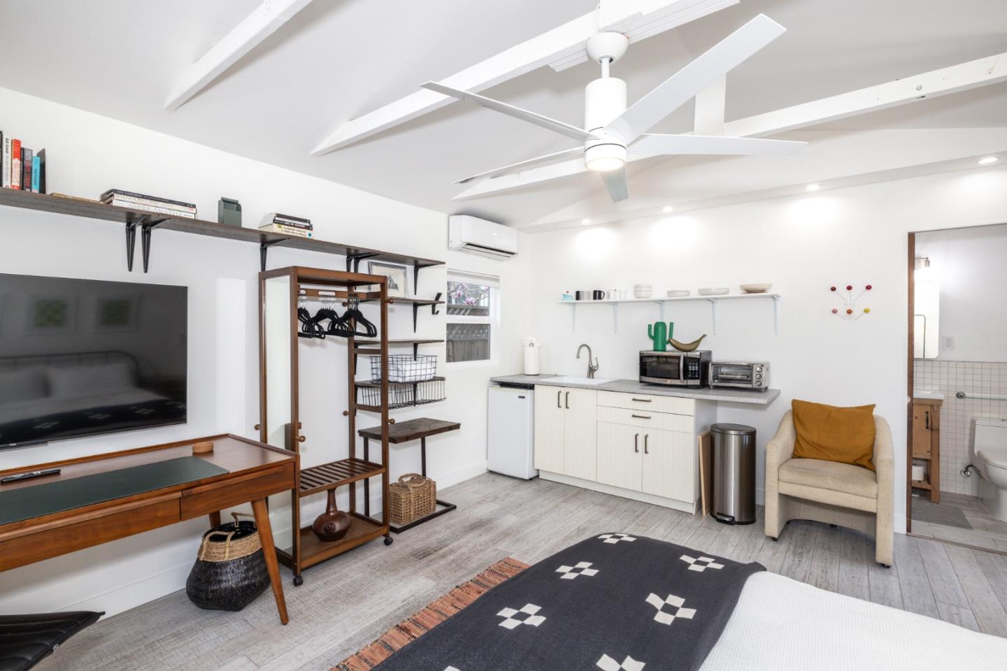 Detail Gallery Image 30 of 43 For 1111 Alma St, Palo Alto,  CA 94301 - 3 Beds | 2 Baths