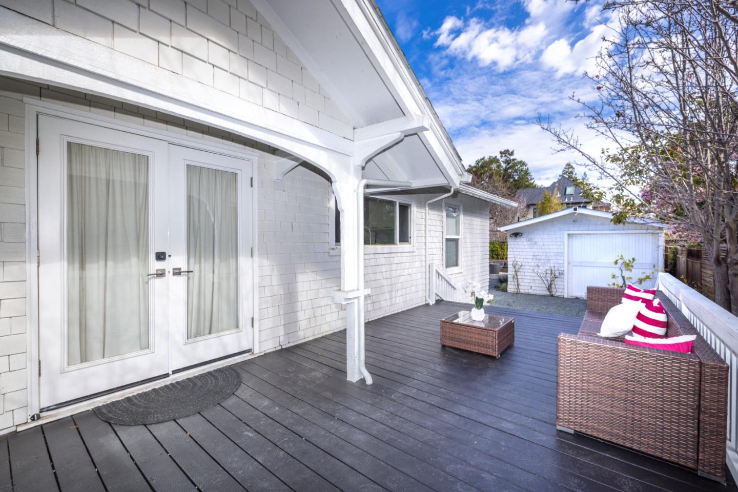 Detail Gallery Image 5 of 43 For 1111 Alma St, Palo Alto,  CA 94301 - 3 Beds | 2 Baths