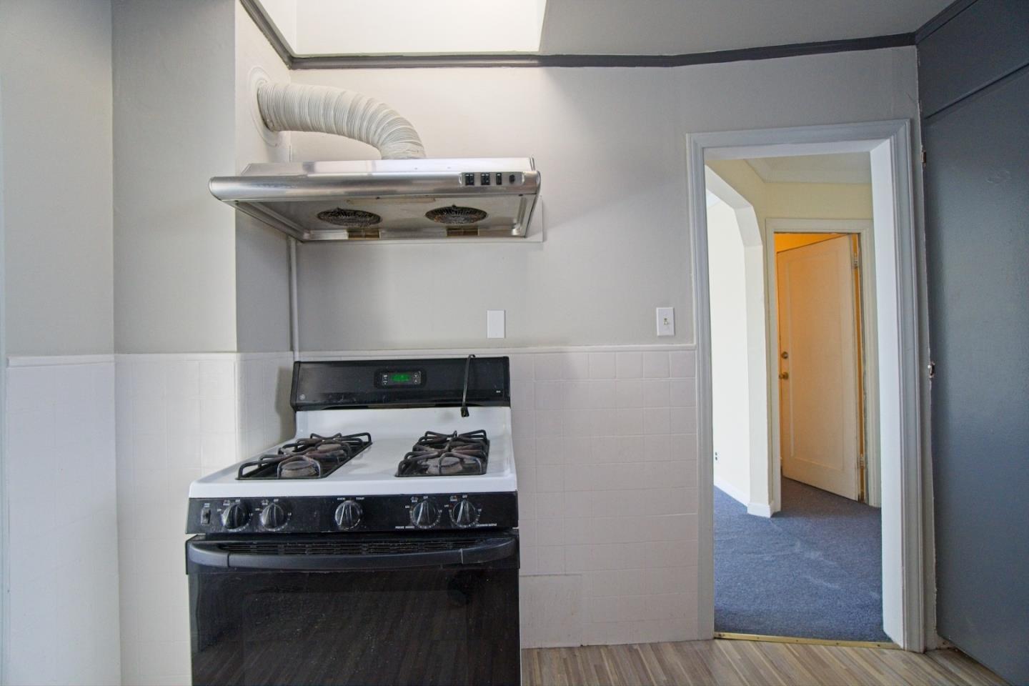 Detail Gallery Image 7 of 34 For 88 Lobos St, San Francisco,  CA 94112 - 3 Beds | 1 Baths