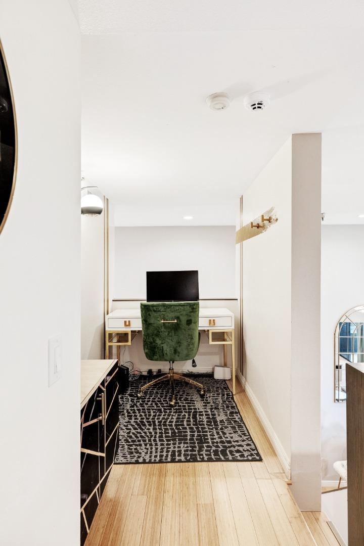 Detail Gallery Image 14 of 29 For 420 Esplanade #4,  Redondo Beach,  CA 90277 - 2 Beds | 2 Baths