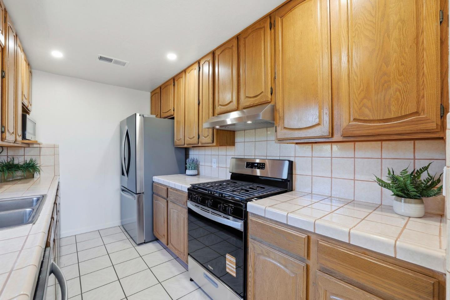 Detail Gallery Image 36 of 47 For 1861 Nelson Dr, Santa Clara,  CA 95054 - 4 Beds | 2 Baths