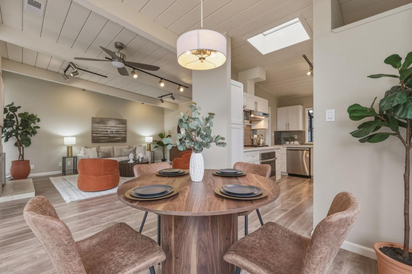 Detail Gallery Image 13 of 45 For 1135 Cedarwood Way, Redwood City,  CA 94061 - 3 Beds | 2 Baths