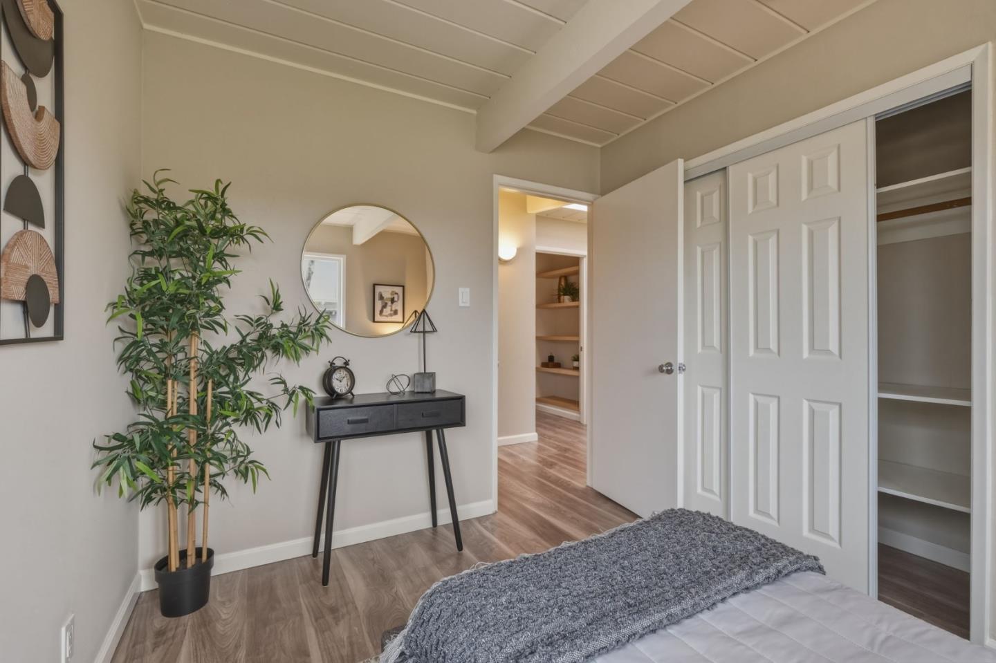 Detail Gallery Image 31 of 45 For 1135 Cedarwood Way, Redwood City,  CA 94061 - 3 Beds | 2 Baths