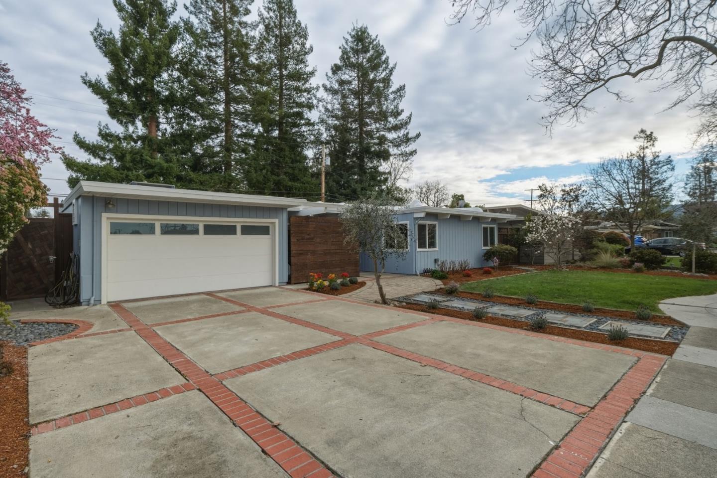 Detail Gallery Image 4 of 45 For 1135 Cedarwood Way, Redwood City,  CA 94061 - 3 Beds | 2 Baths