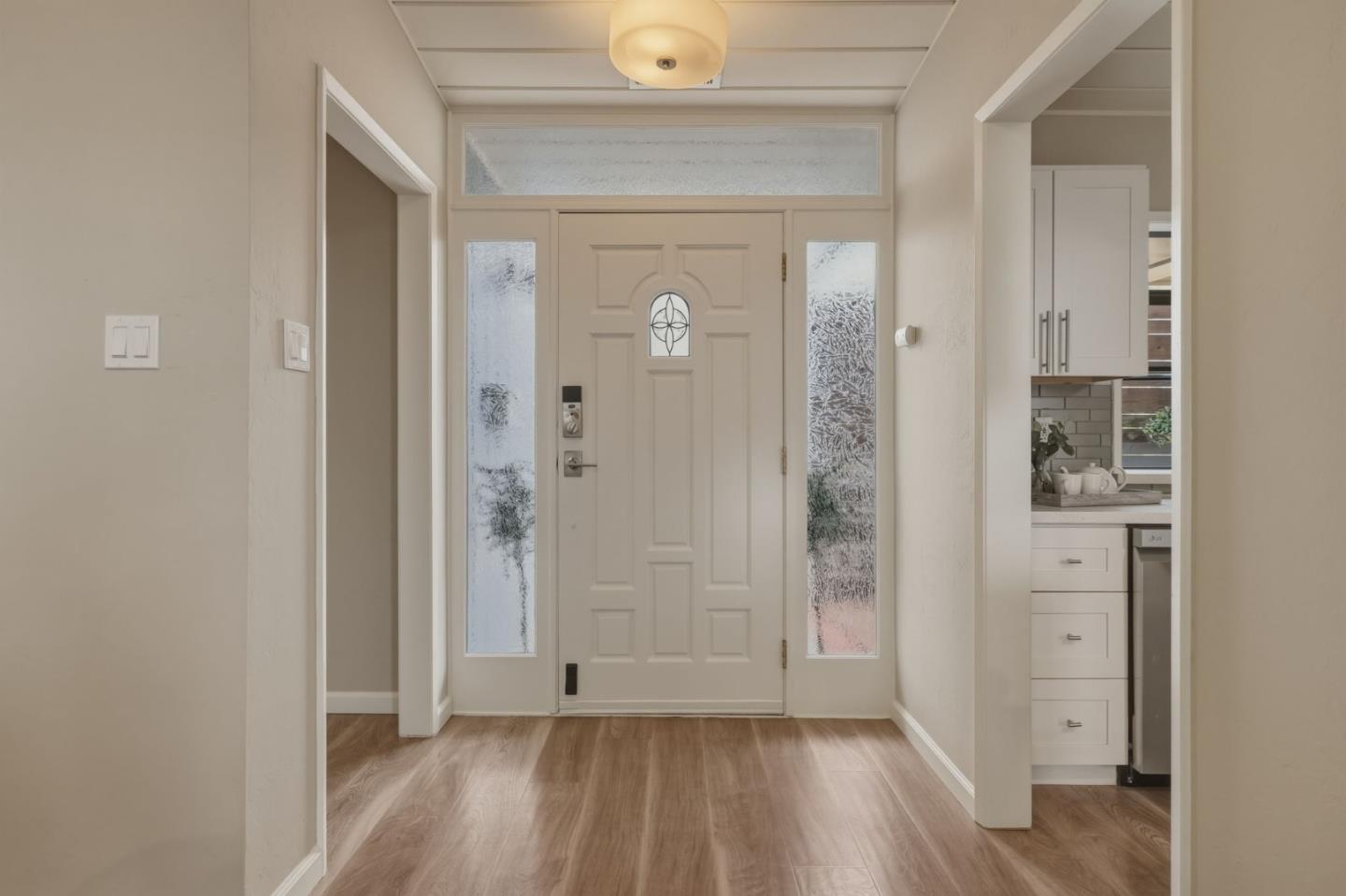 Detail Gallery Image 5 of 45 For 1135 Cedarwood Way, Redwood City,  CA 94061 - 3 Beds | 2 Baths