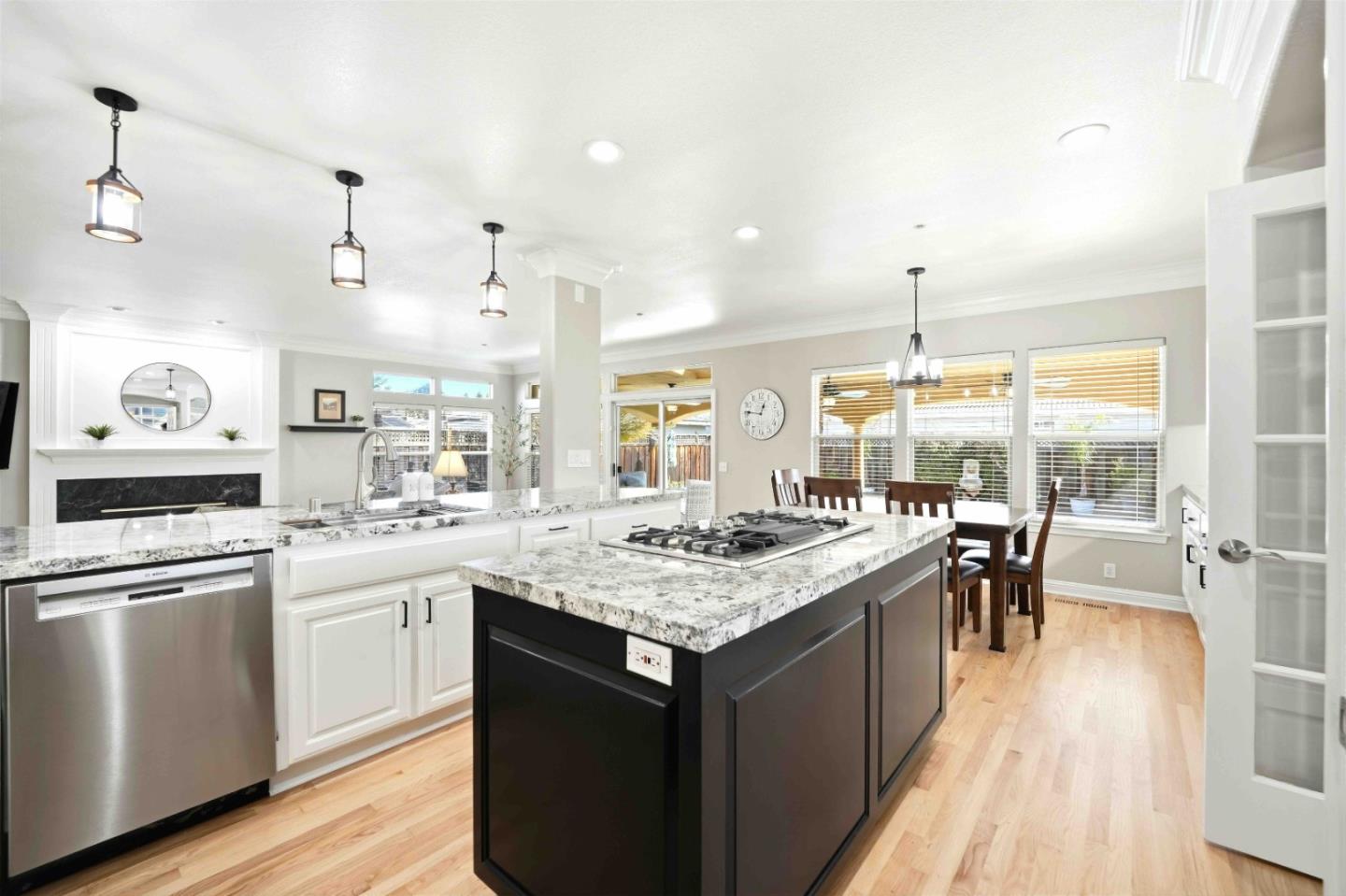 Detail Gallery Image 10 of 66 For 832 English Walnut Way, Morgan Hill,  CA 95037 - 5 Beds | 3 Baths