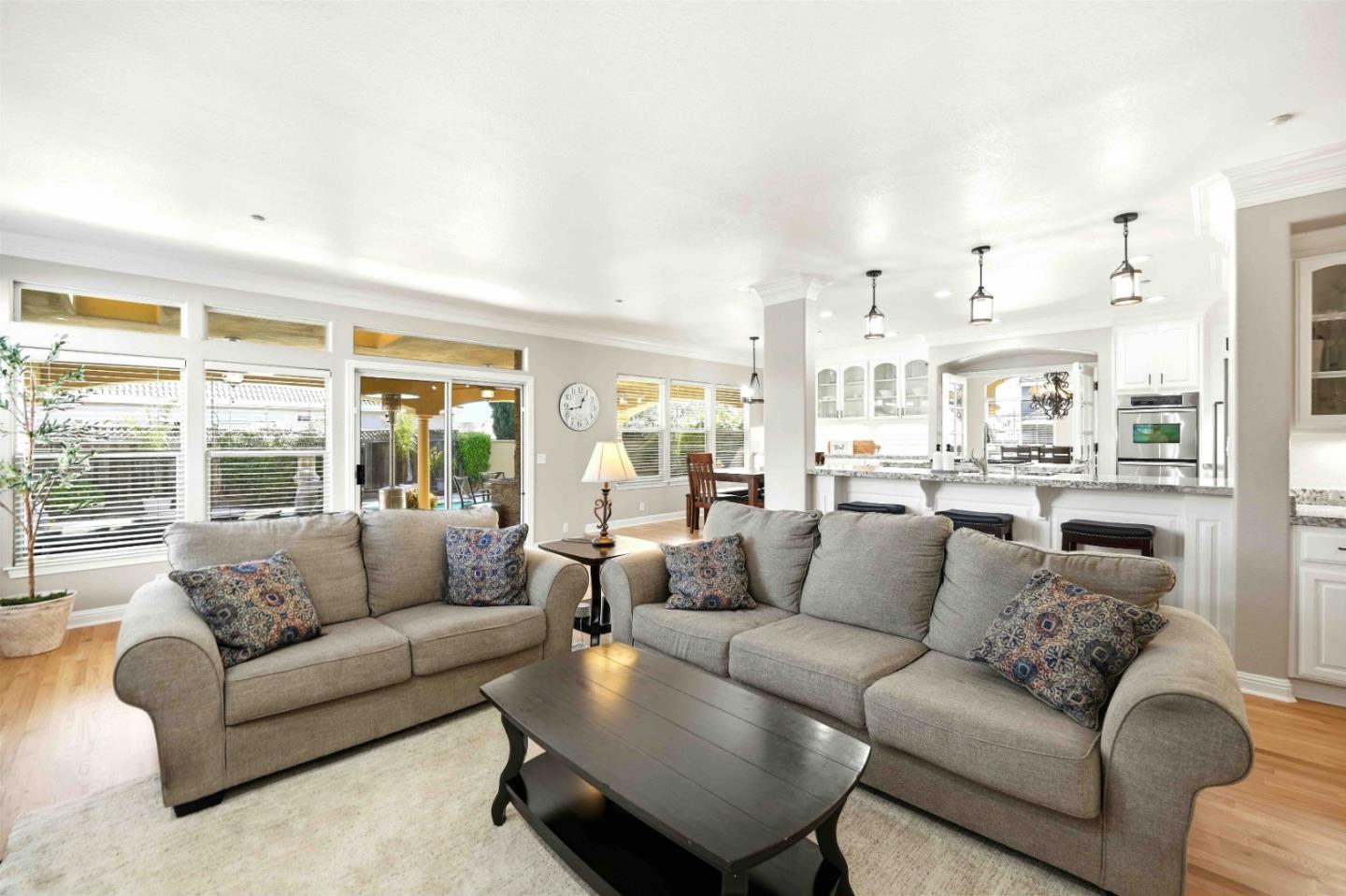 Detail Gallery Image 17 of 66 For 832 English Walnut Way, Morgan Hill,  CA 95037 - 5 Beds | 3 Baths