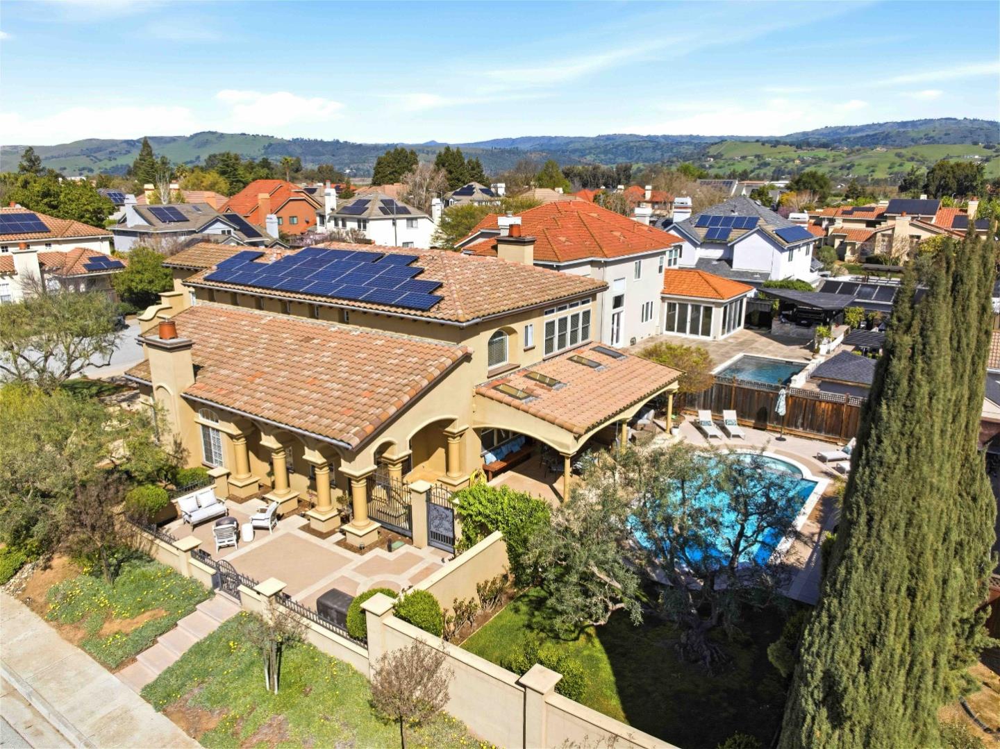 Detail Gallery Image 52 of 66 For 832 English Walnut Way, Morgan Hill,  CA 95037 - 5 Beds | 3 Baths