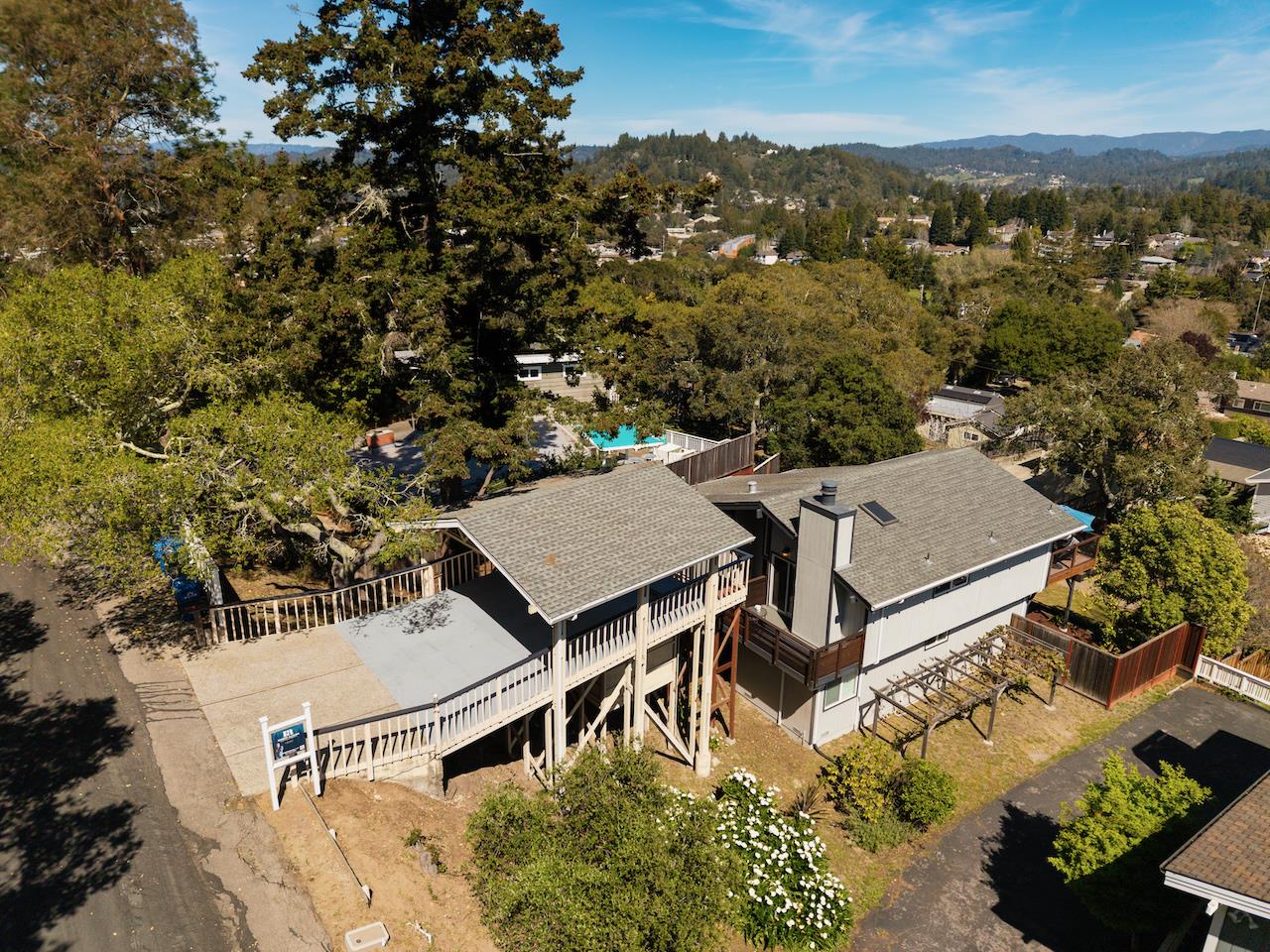 Detail Gallery Image 4 of 81 For 230 Miraflores Rd, Scotts Valley,  CA 95066 - 3 Beds | 2 Baths