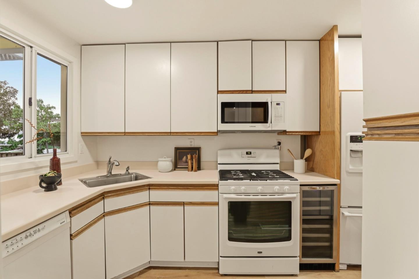 Detail Gallery Image 11 of 36 For 2847 Carolina Ave, Redwood City,  CA 94061 - 5 Beds | 3 Baths