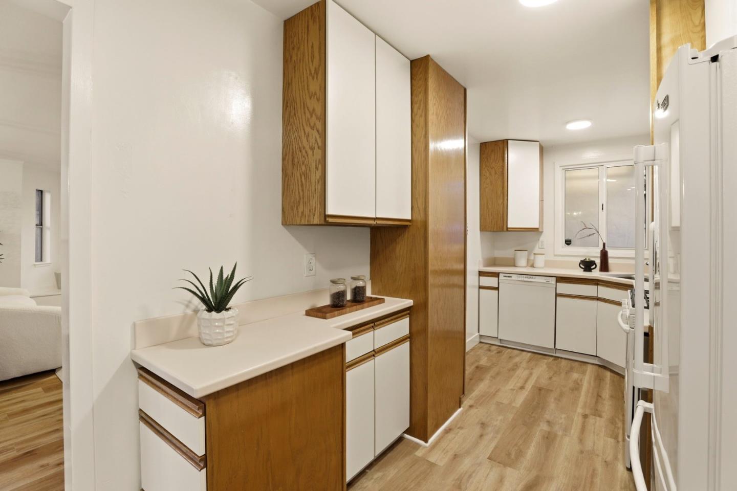 Detail Gallery Image 14 of 36 For 2847 Carolina Ave, Redwood City,  CA 94061 - 5 Beds | 3 Baths