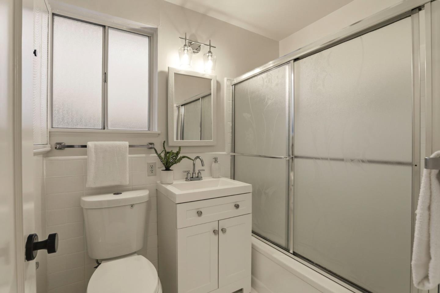 Detail Gallery Image 21 of 36 For 2847 Carolina Ave, Redwood City,  CA 94061 - 5 Beds | 3 Baths