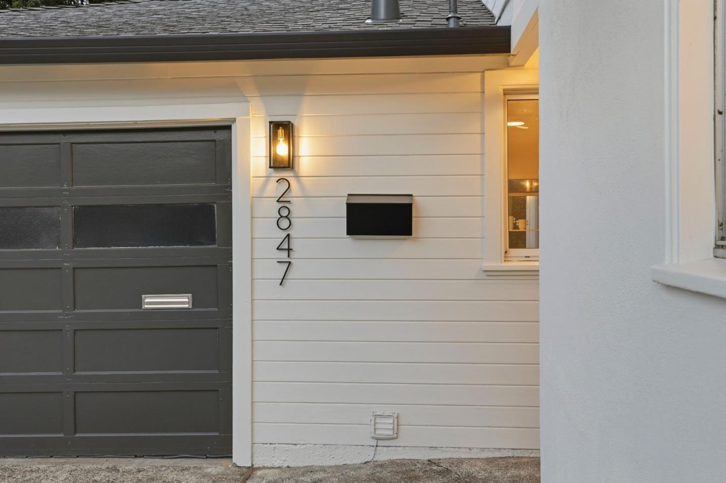 Detail Gallery Image 3 of 36 For 2847 Carolina Ave, Redwood City,  CA 94061 - 5 Beds | 3 Baths