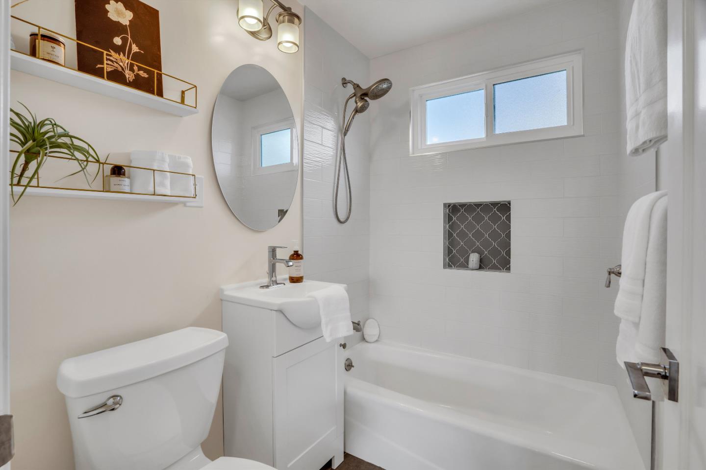 Detail Gallery Image 23 of 34 For 2081 Shoreview Ave, San Mateo,  CA 94401 - 2 Beds | 1 Baths