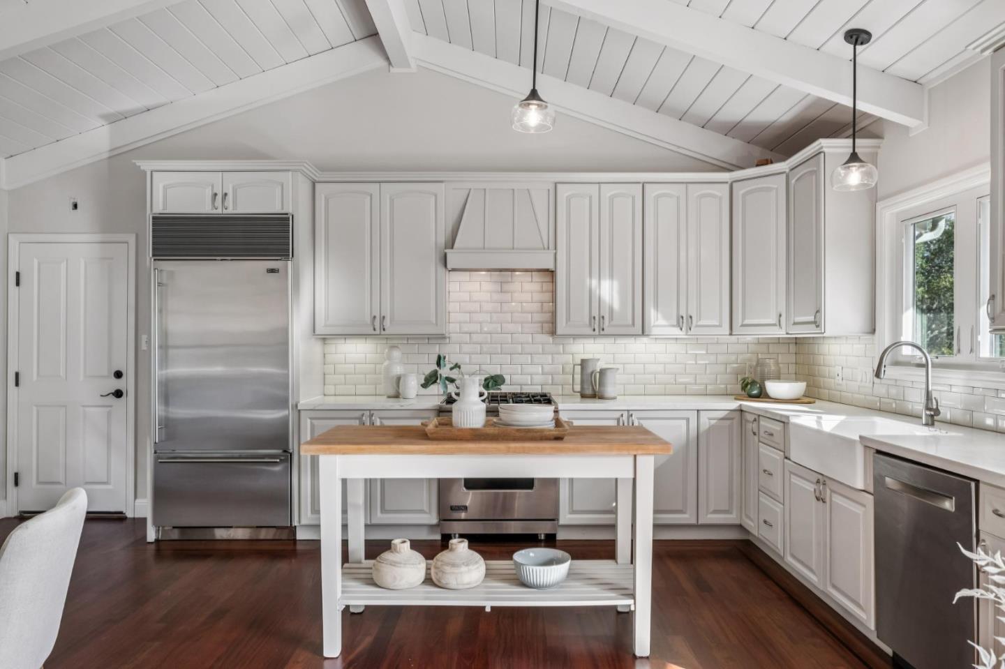 Detail Gallery Image 10 of 24 For 354 Devonshire Blvd, San Carlos,  CA 94070 - 4 Beds | 2 Baths