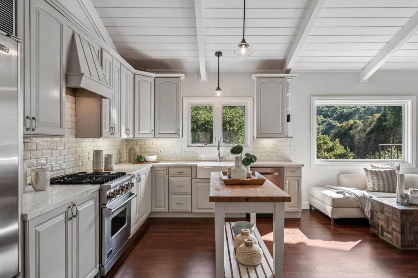 Detail Gallery Image 11 of 24 For 354 Devonshire Blvd, San Carlos,  CA 94070 - 4 Beds | 2 Baths